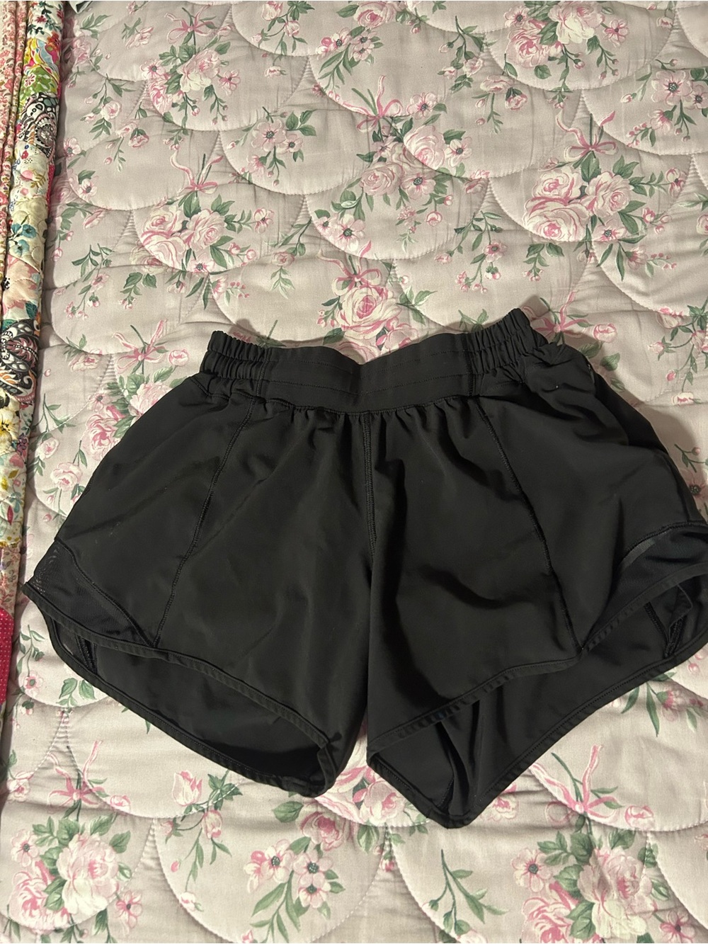 lululemon athletica Black Women's hotty hots Shorts